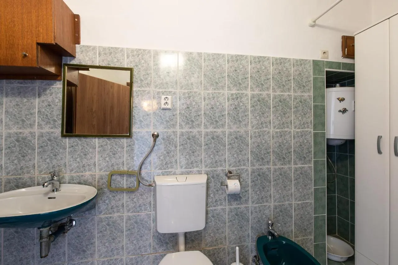 Oldtown 2 Apartment Baska