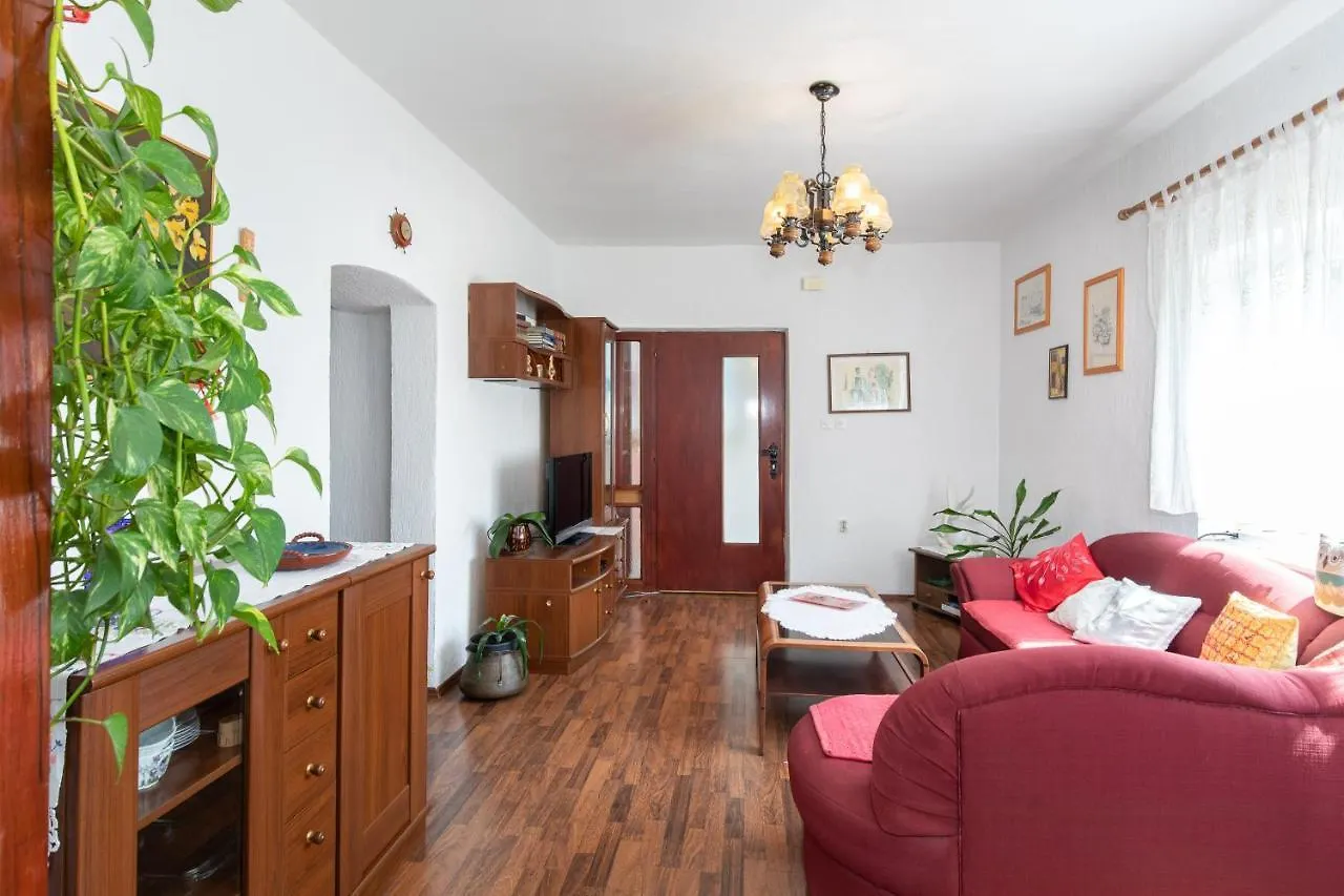 Oldtown 2 Apartment Baska
