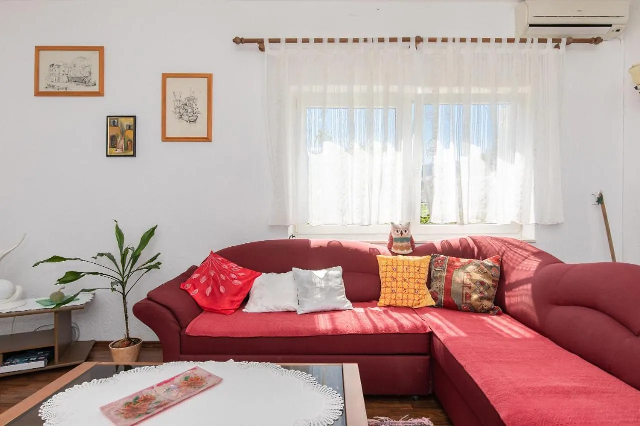 Oldtown 2 Apartment Baska