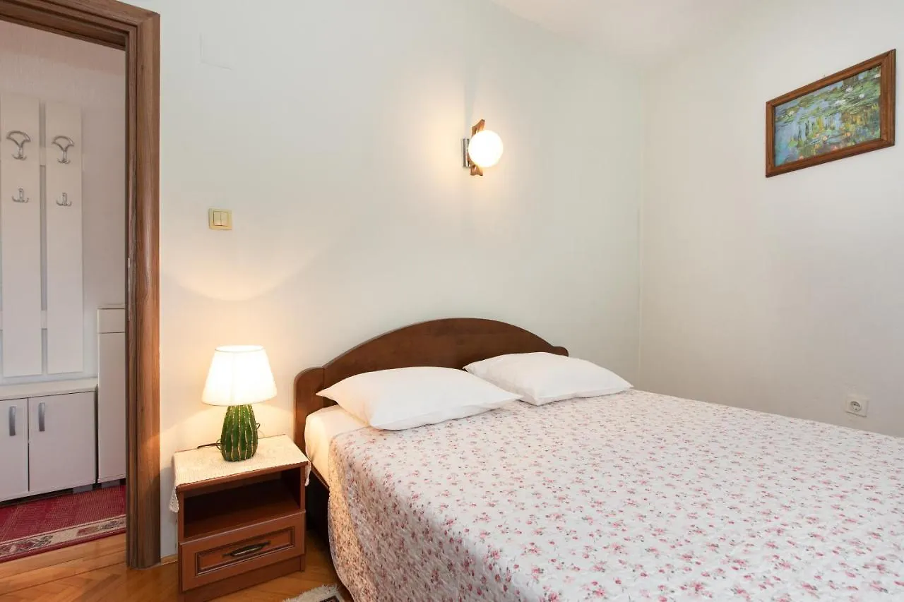 Oldtown 2 Apartment Baska  Croatia