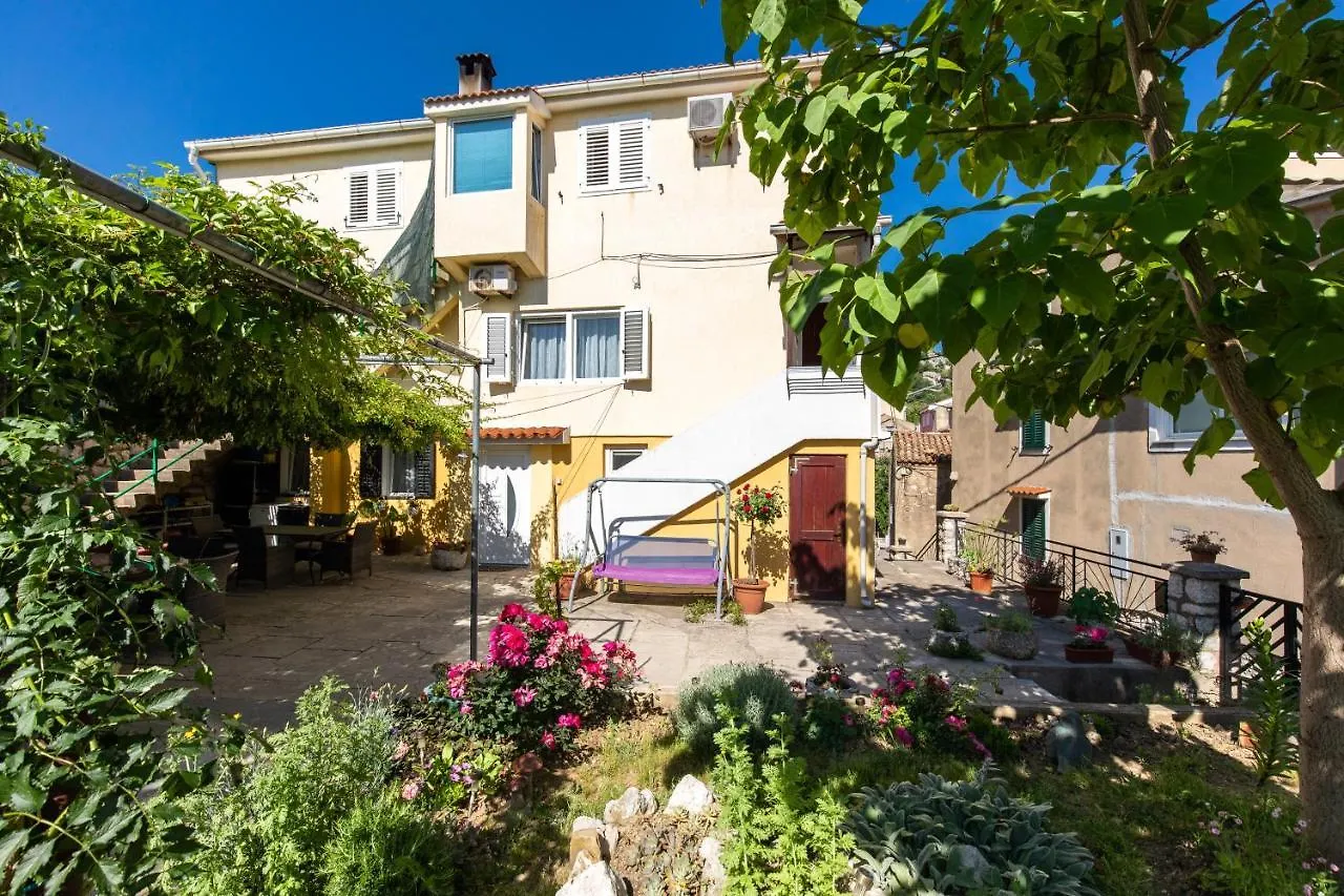 Oldtown 2 Apartment Baska  Croatia