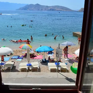 Sandi Apartman